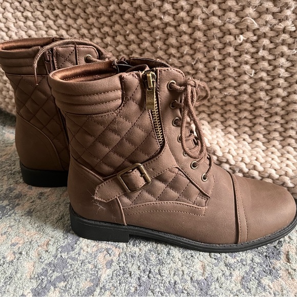 NWOT Berah JubFab Combat Boots lace/zip up in brown 8.5 - Picture 1 of 6